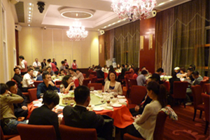 广州美博会，沈阳梦郎、北京百合春天、山西名黛、西安皇家天使、青岛欣红妆、东莞碧瑶等老客户参加了本次交流活动
